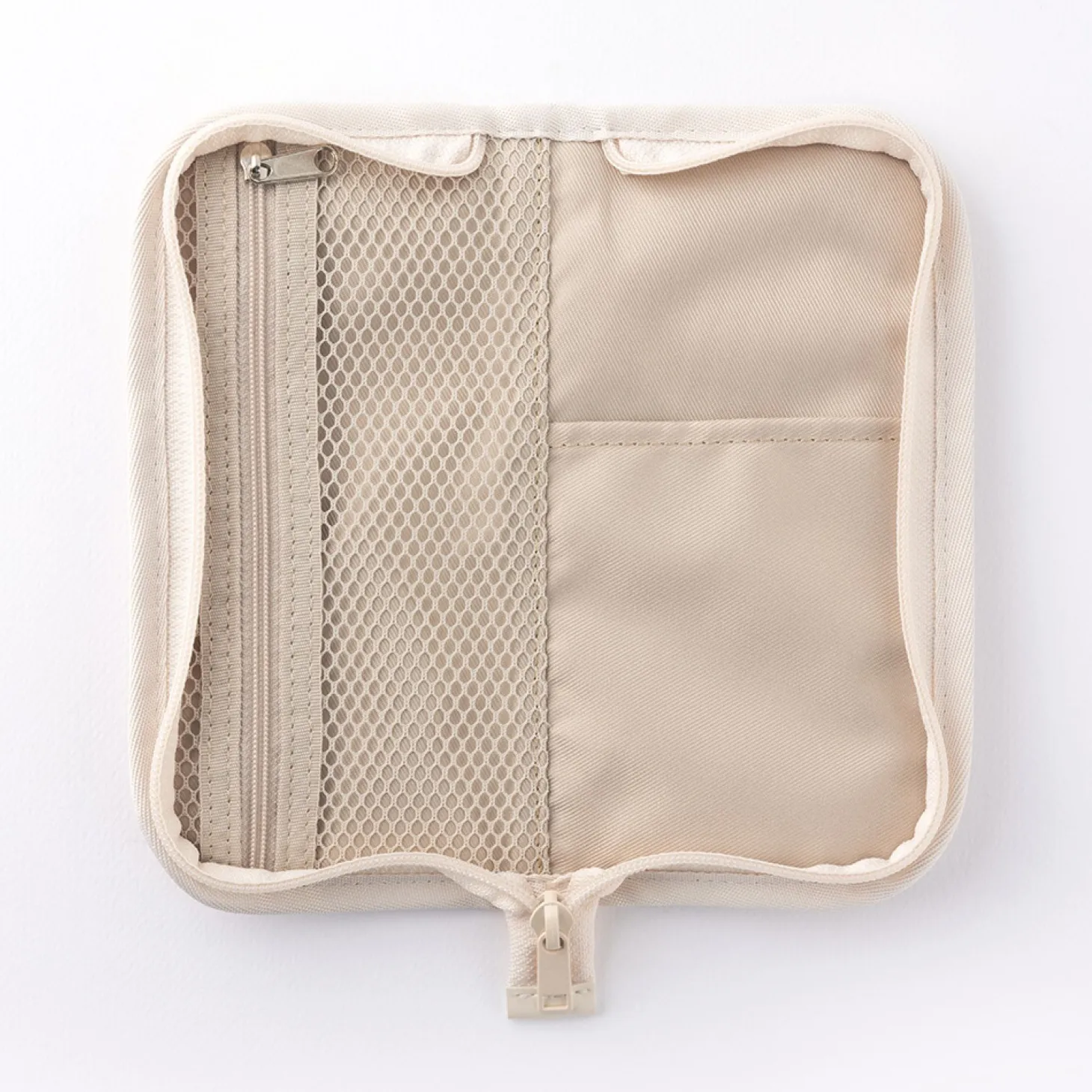 A Low Hill Stitch Pen Pouch