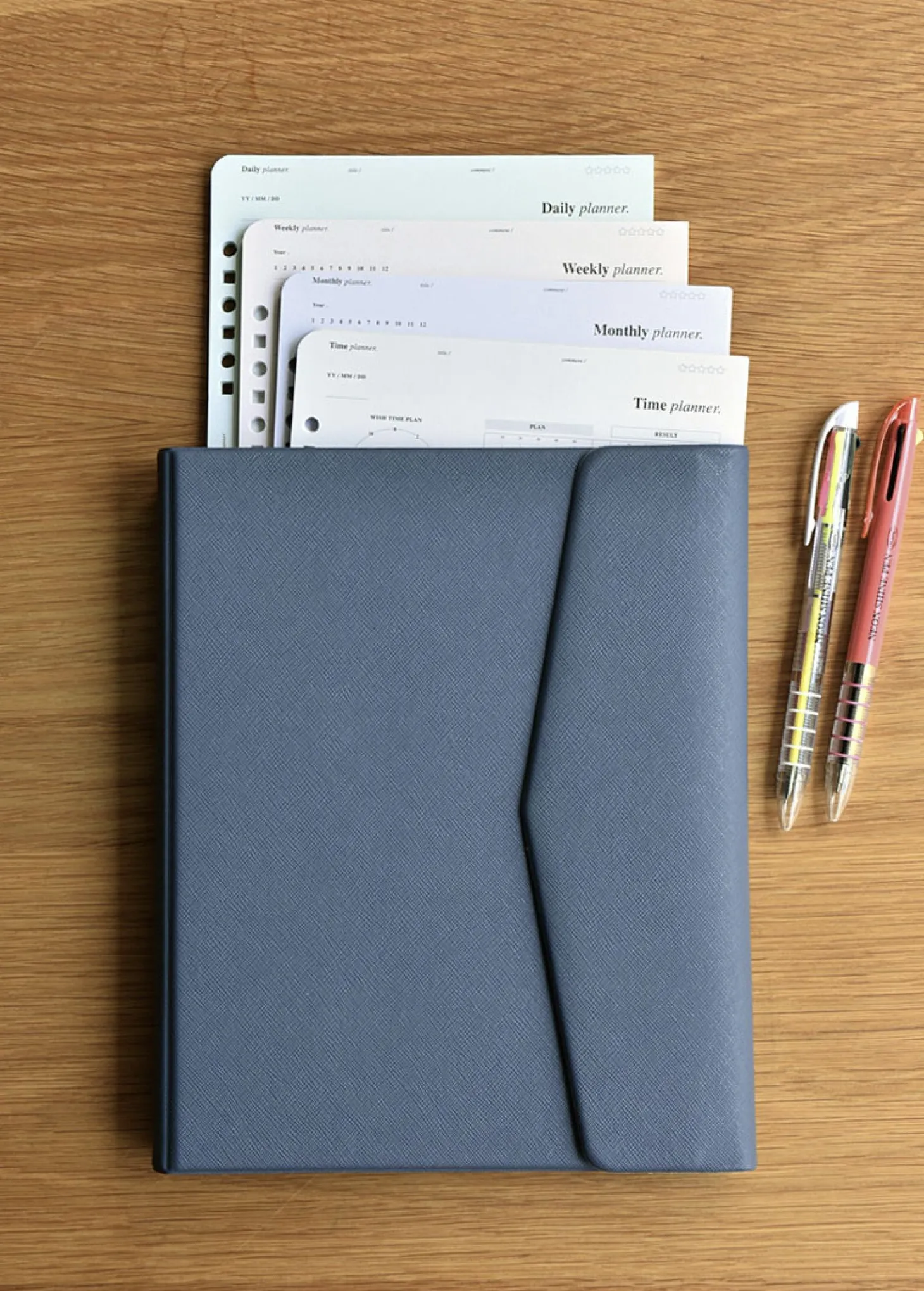 Classy Gentle 20 Ring A5 Binder Clutch