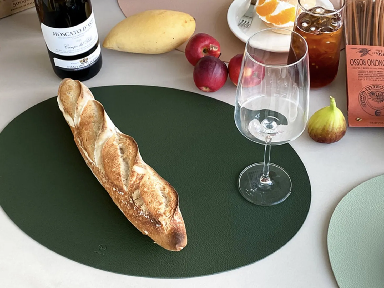 Ellipse Edge Leather Dining Placemat
