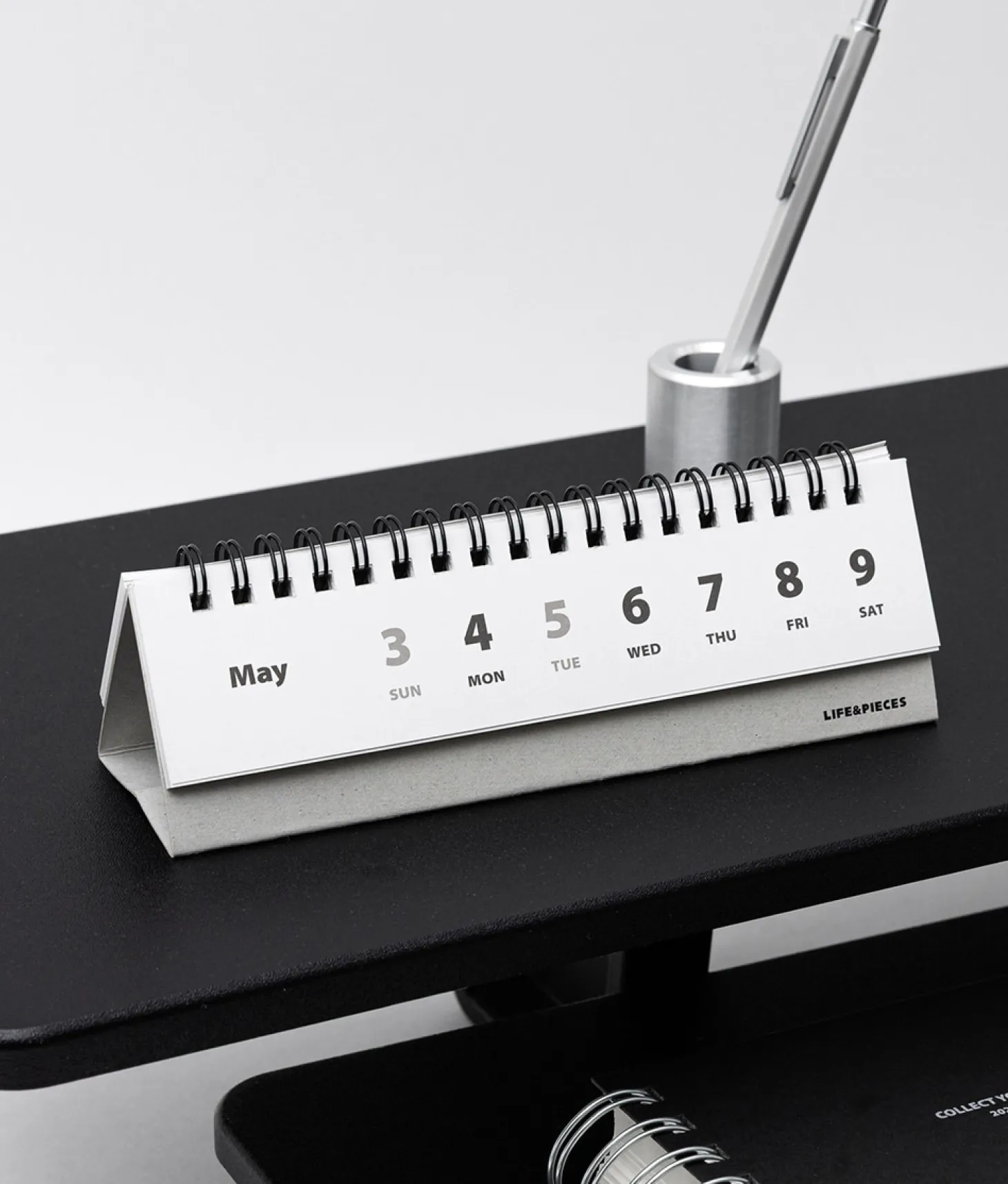 2026 Life & Pieces Weekly Calendar