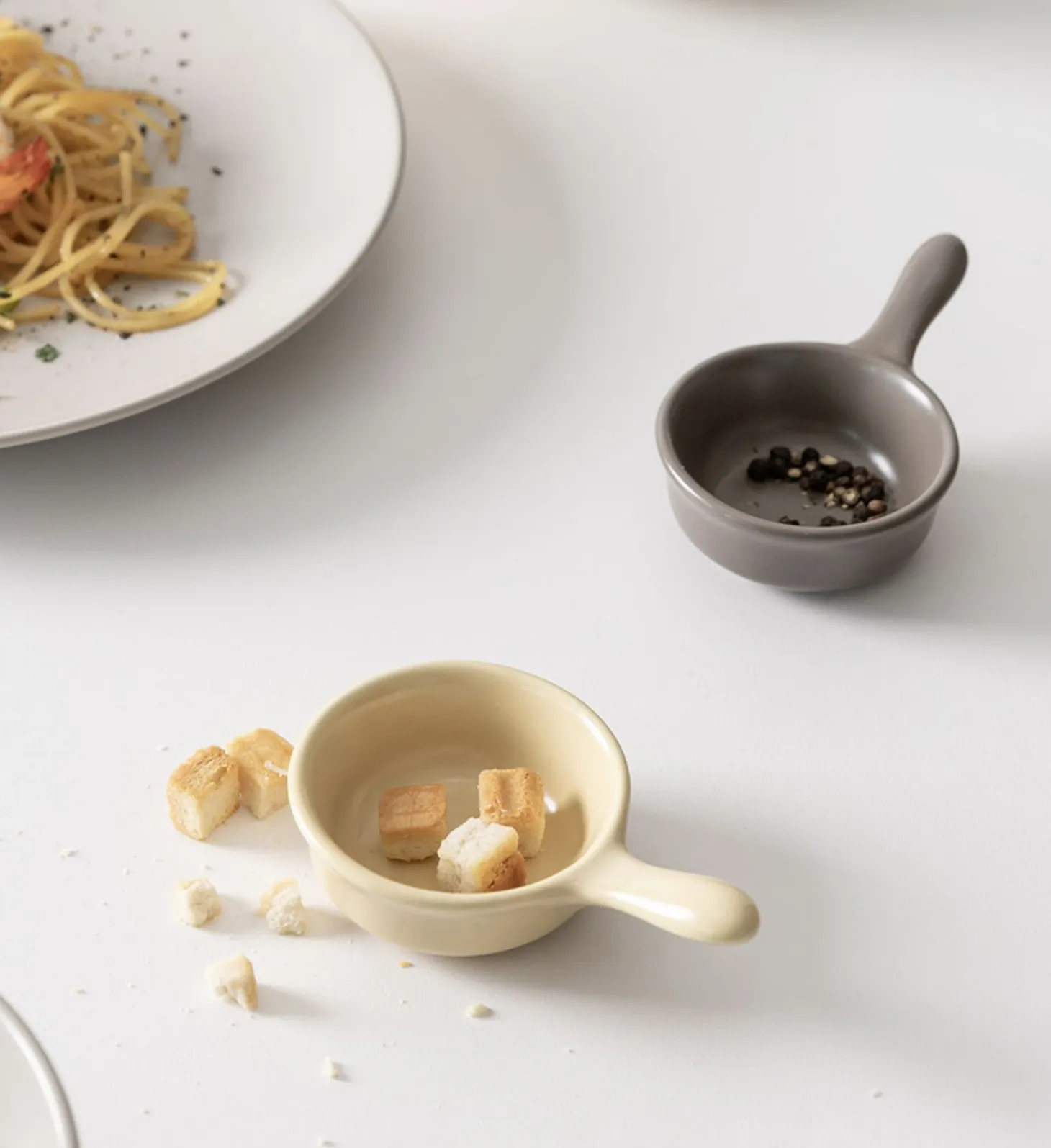 Mini Handle Sauce Bowl